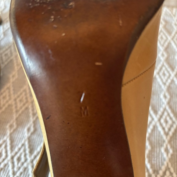 Donald J. Pliner Camel Leather Beweled Buckle Mary Jane Heels Size 7. 3 1/4” - Picture 9 of 9